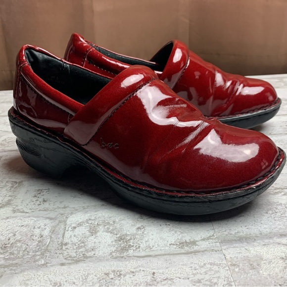 BOC Red Clogs Comfort Nurse Shoes Faux Patten Leather 6 - Picture 1 of 10